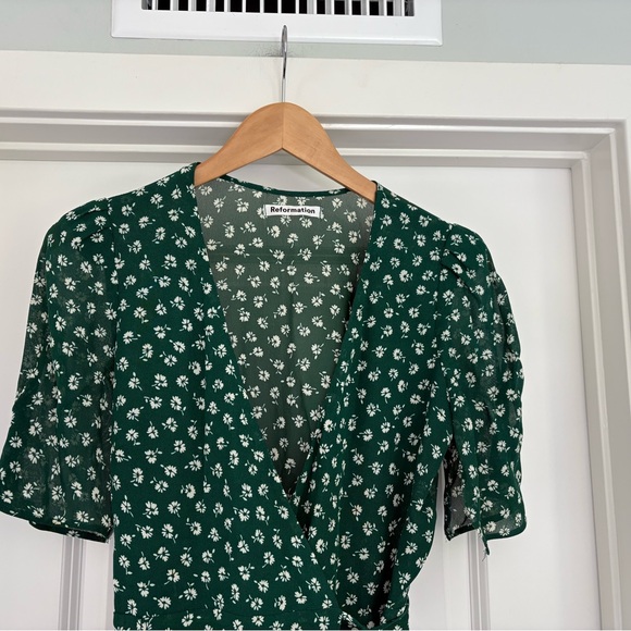 Reformation Lucky Ditsy Floral Wrap Dress Size M - Picture 4 of 13